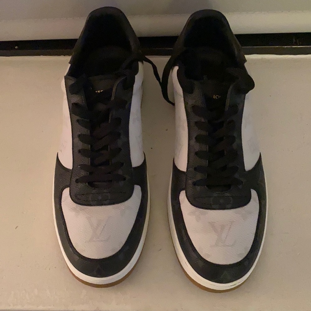 Louis Vuitton Rivoli Sneaker Sz 8